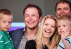 Elon e Justine Musk com seus filhos