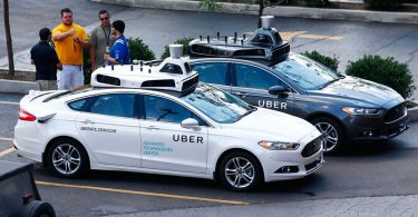 Carros autônomos da Uber se envolvem em acidentes